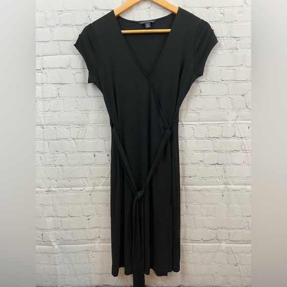 Banana Republic Black V-Neck Cap Sleeves Wrap Dress Womens Size Medium Petite - Picture 1 of 9
